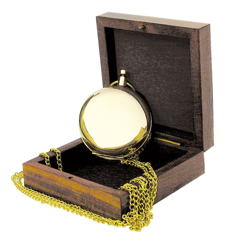 Kompass in Taschenuhrform aus Messing mit Kette